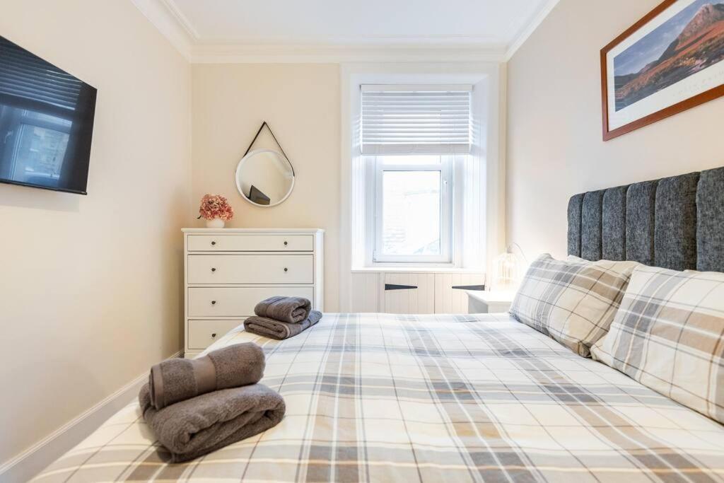 St Andrews - 5 Min Walk To Centre Apartment Bagian luar foto